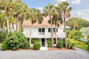 Upper Level of Duplex-Short Walk to Beach & Washout (Prime Surfing Spot)